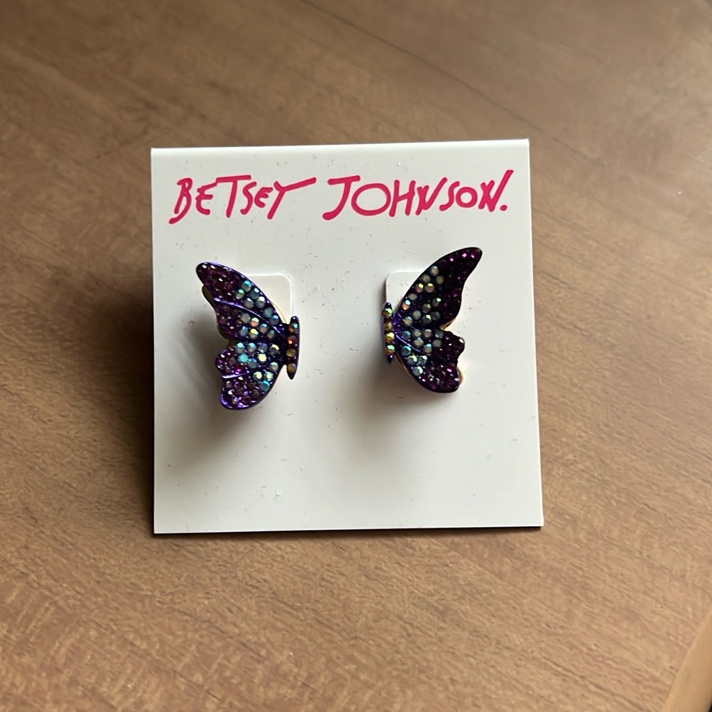 NWT- Betsey Johnson Butterfly 🦋 3D earrings